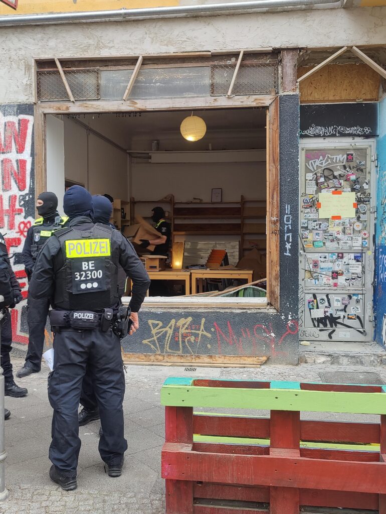 Infoladen & Scherer 8 raided